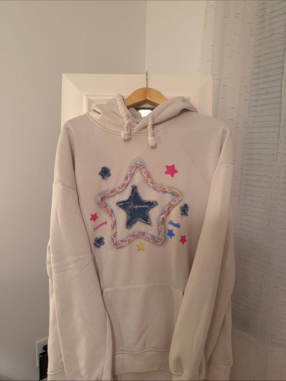Aelfric Eden Cream Hoodie with Multicolor Star Appliqué